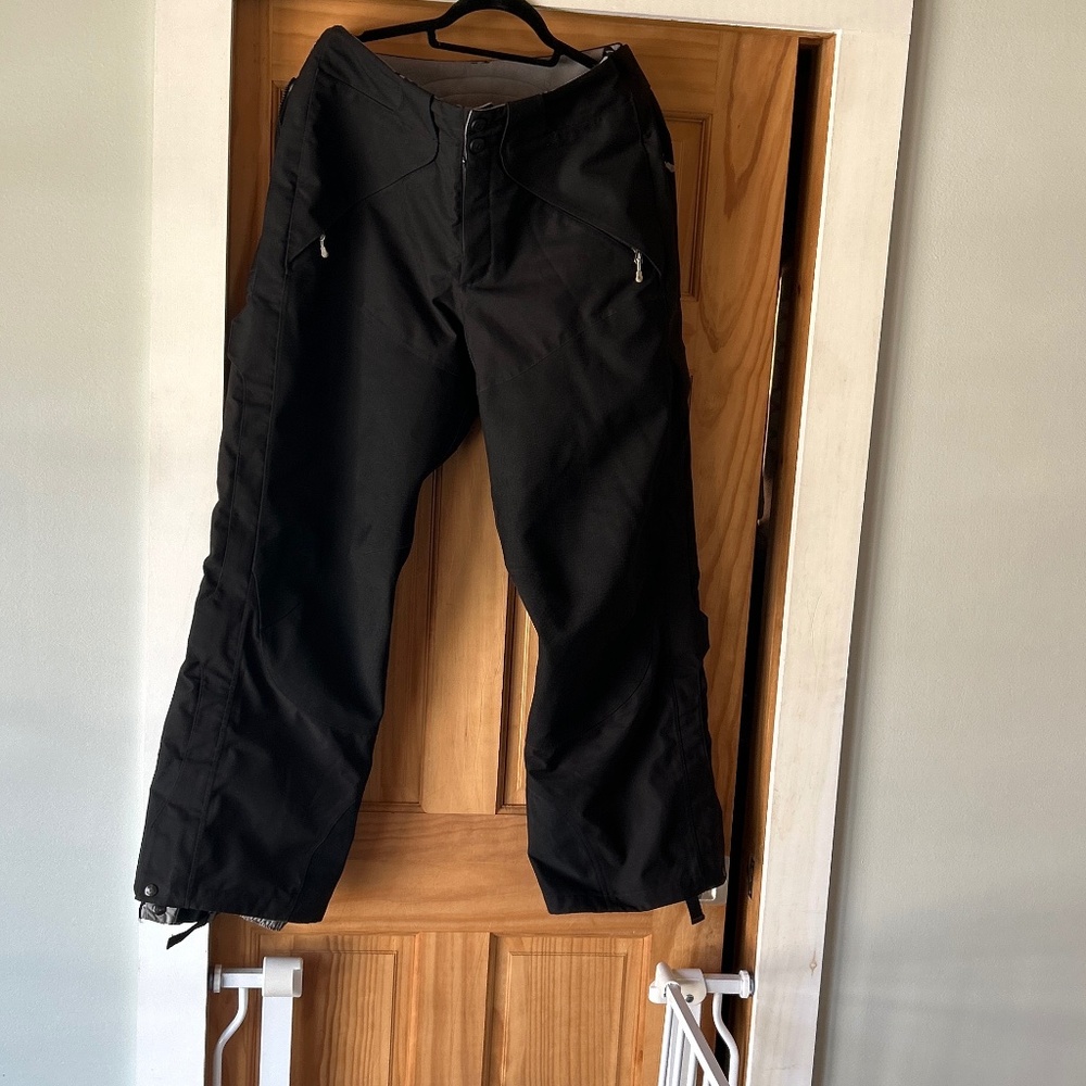 Women’s Patagonia snow pants